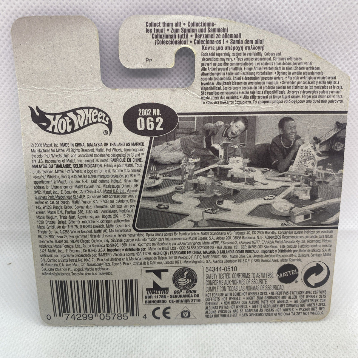 Hot Wheels car blister back card with product details and barcode