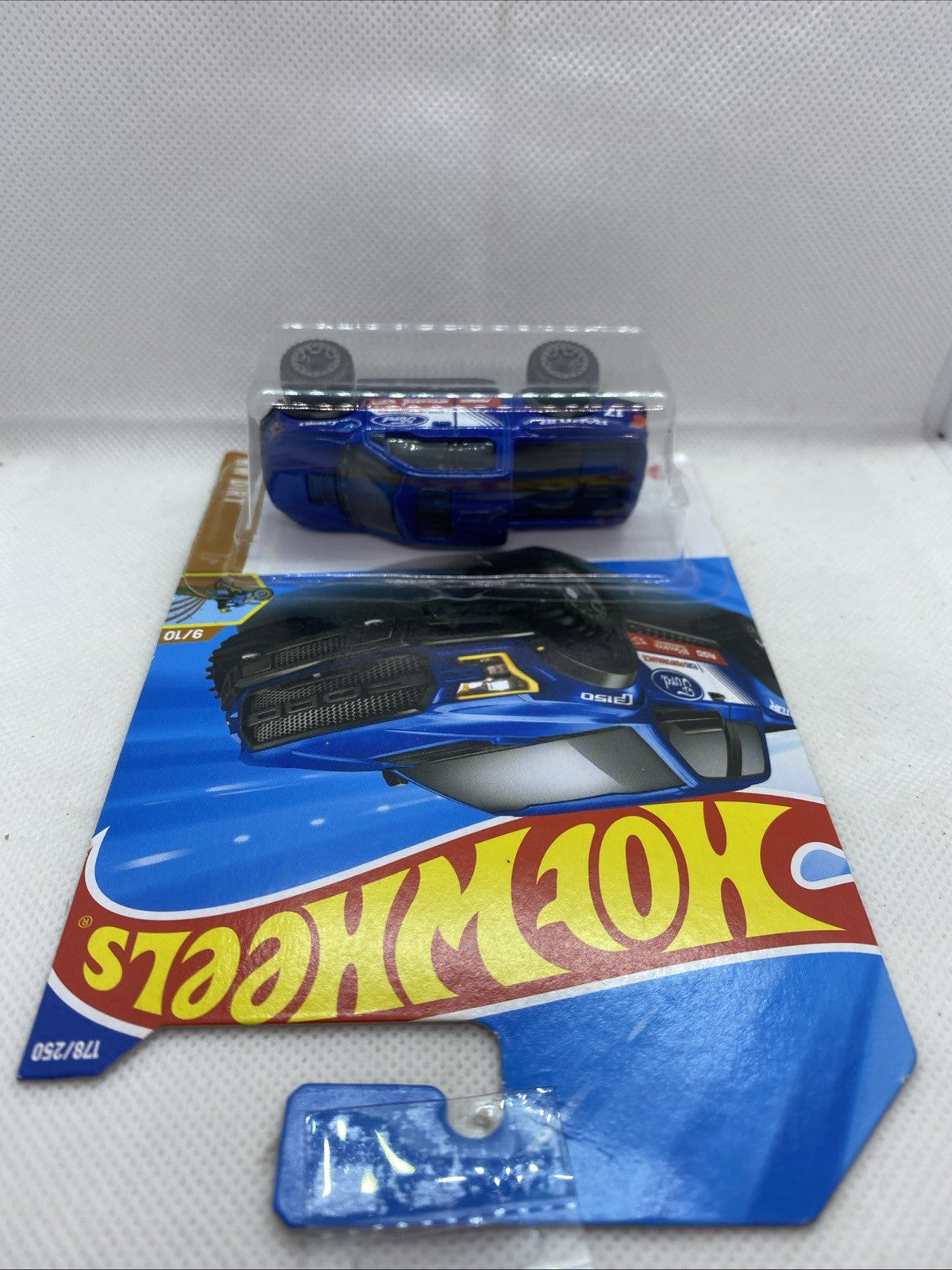 Hot Wheels '17 Ford F-150 Raptor HW Dirt sealed blister with blue truck