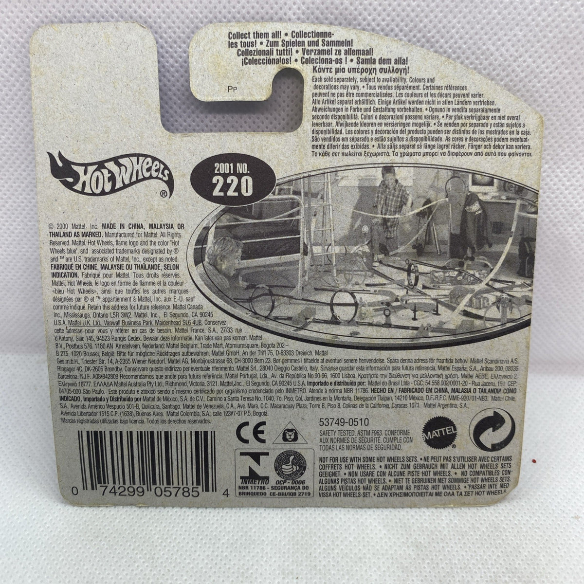 Hot Wheels GT Racer 2001 #220 blister package back with product info and barcode.